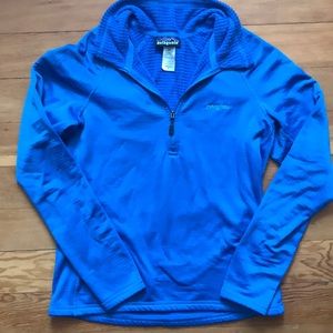 Patagonia 1/4 zip pullover. Blue size S.